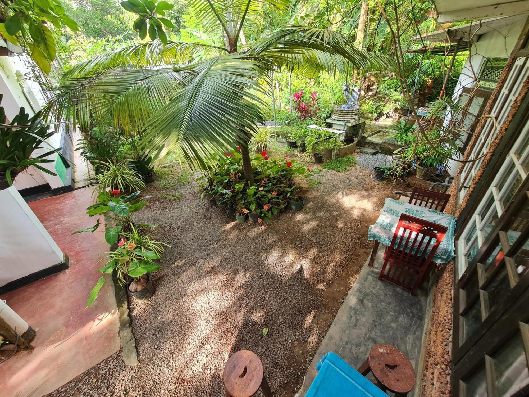 Hill Side Kings Villa Hikkaduwa Exterior photo